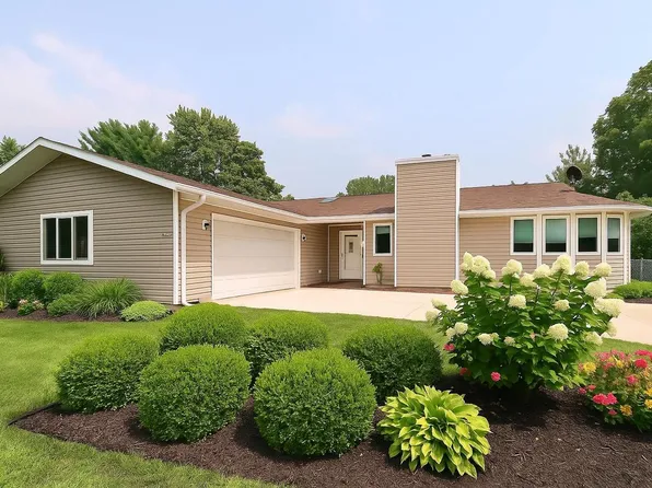 2105 Yorkshire Drive, Beloit, WI 53511