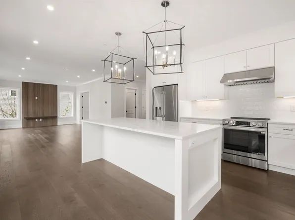 232 Bellevue St #1, Newton, MA 02458