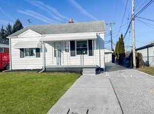 23839 Lambrecht Ave, Eastpointe, MI 48021