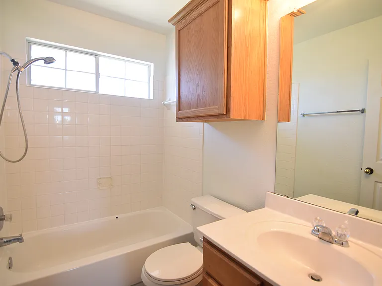 4903 Golden Gate Dr — Photo 18