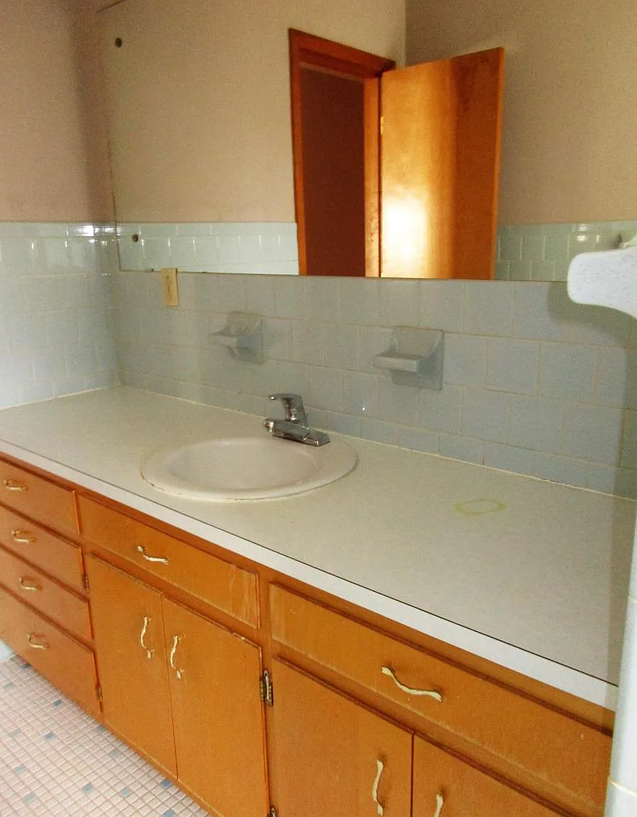 3 bed, 2.5 bath, 1848 sqft, $1,700 — Photo 3