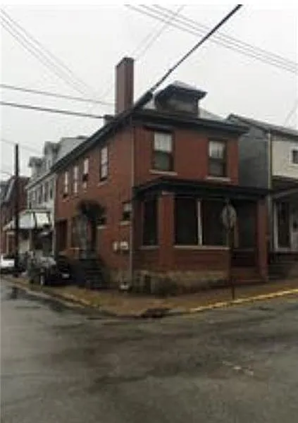 301 8th St photo 1