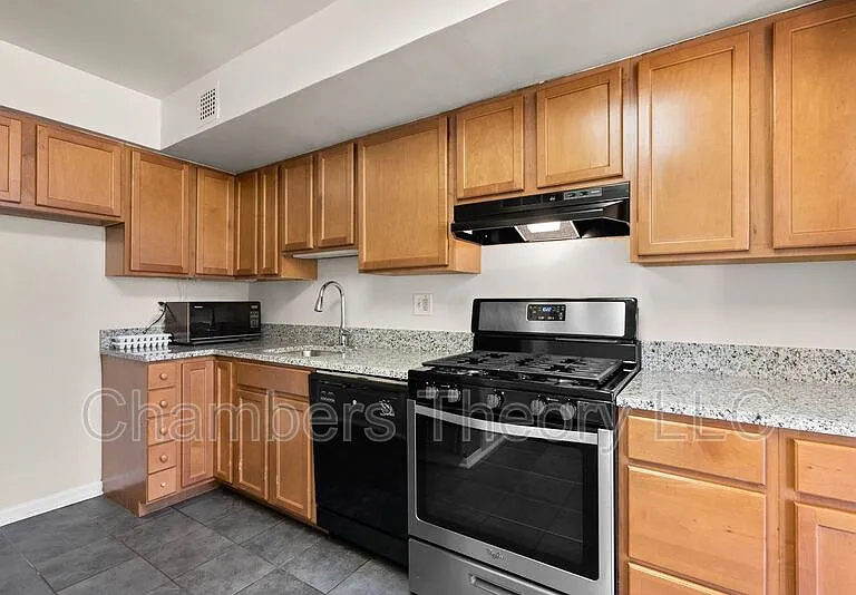 4241 Columbia Pike #101 — Photo 4