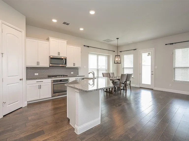 5104 Shallow Pond Dr — Photo 8