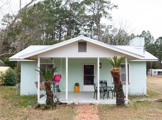 911 Hendry St, Blackshear, GA 31516