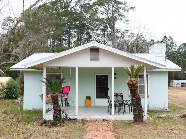 911 Hendry St, Blackshear, GA 31516