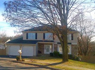 6 Mindy Rd, Edison, NJ 08820