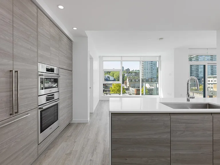660 Quayside Dr #703 — Photo 2