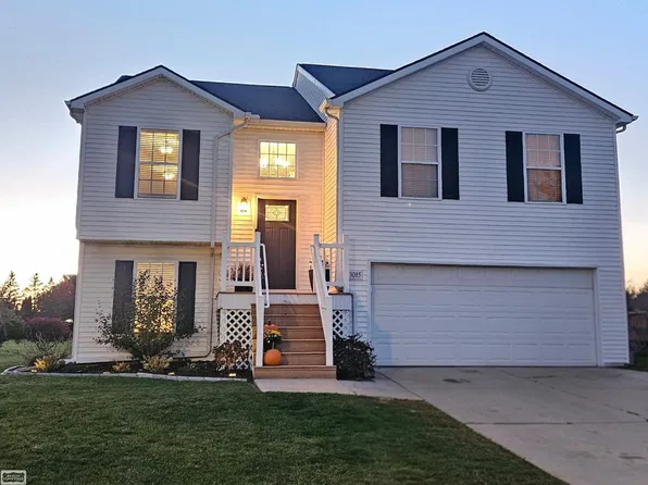3085 Elk Creek Dr #40, Swartz Creek, MI 48473