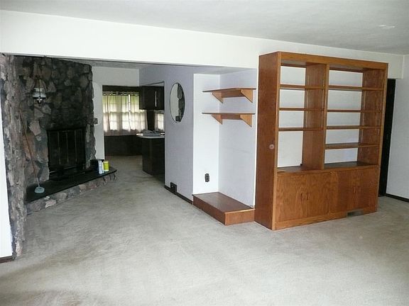 3rd image of 6881 Charles St