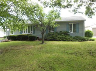 1351 Davis St, Charleston, IL 61920