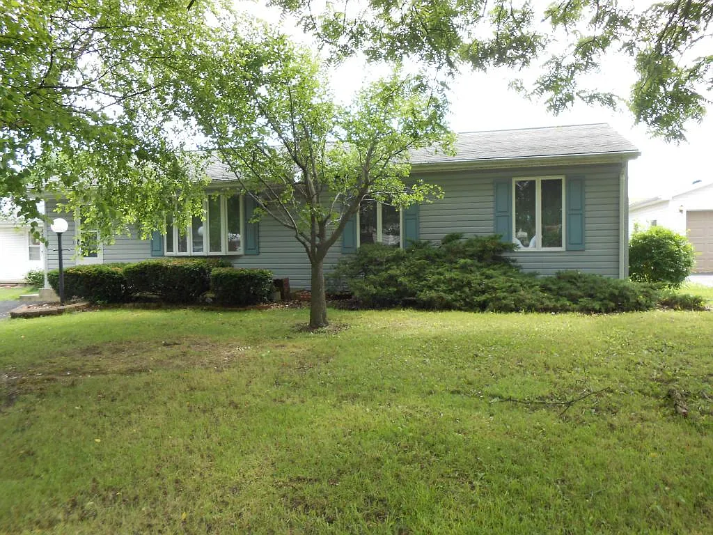 1351 Davis St photo 1