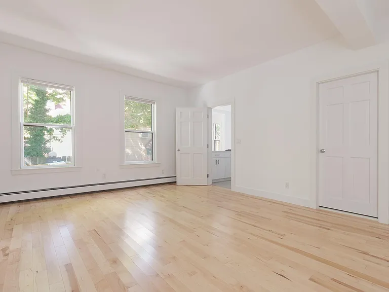 507 Putnam Ave — Photo 6