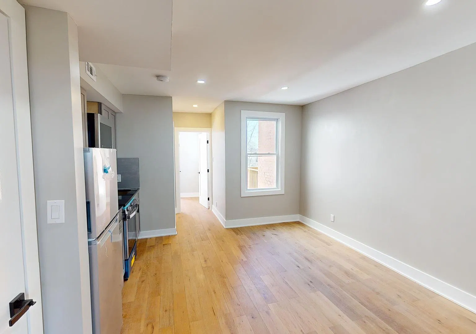 2 bed, 799 sqft, $2,297 — Photo 2