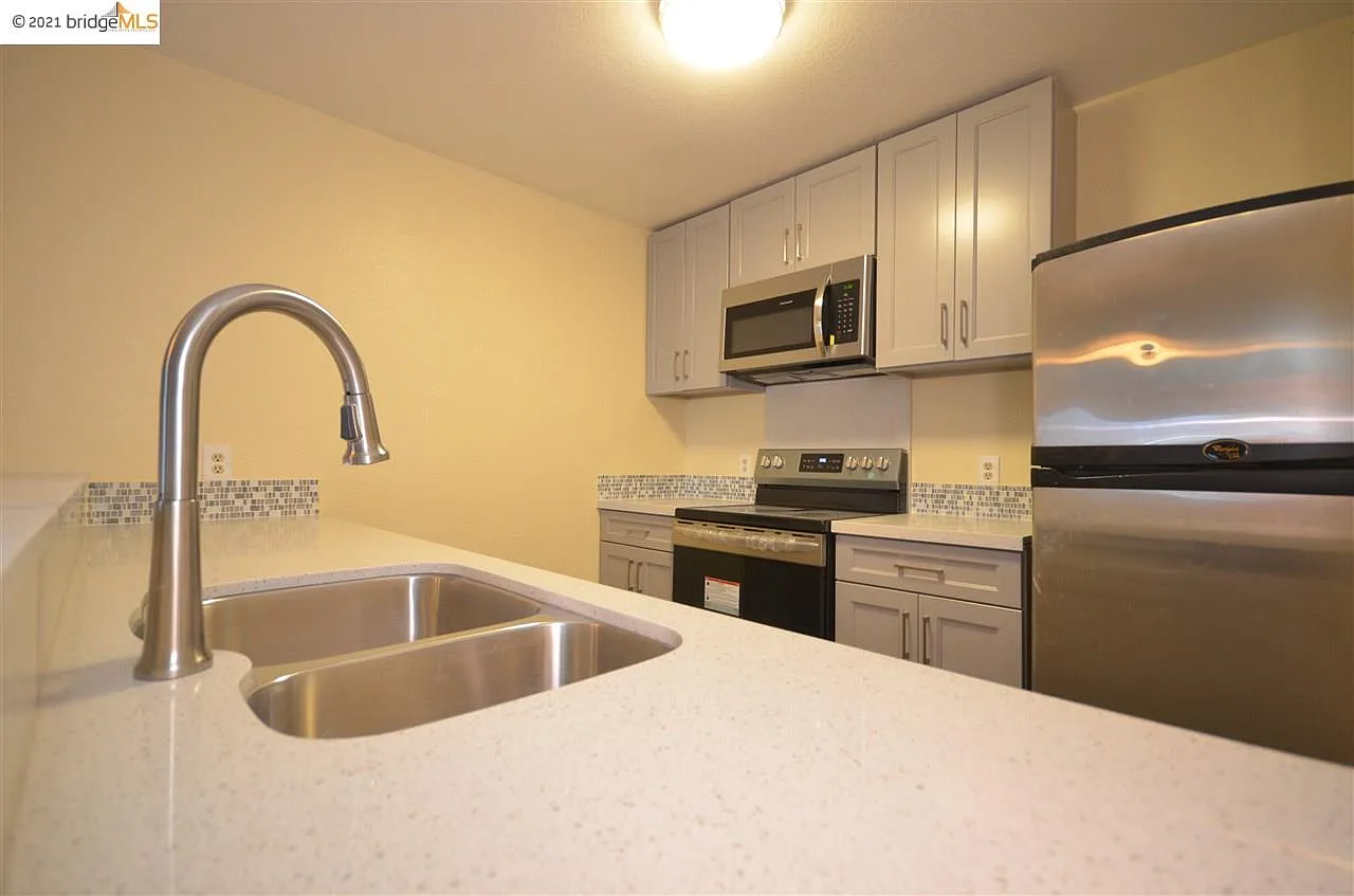 1391 Monument Blvd APT 11 photo 1