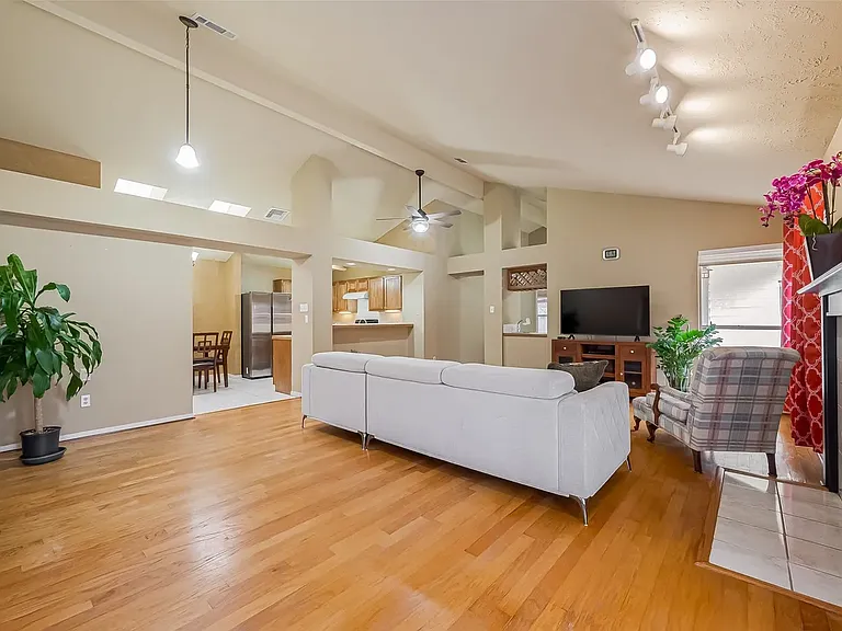 3318 Beech Point Dr — Photo 5