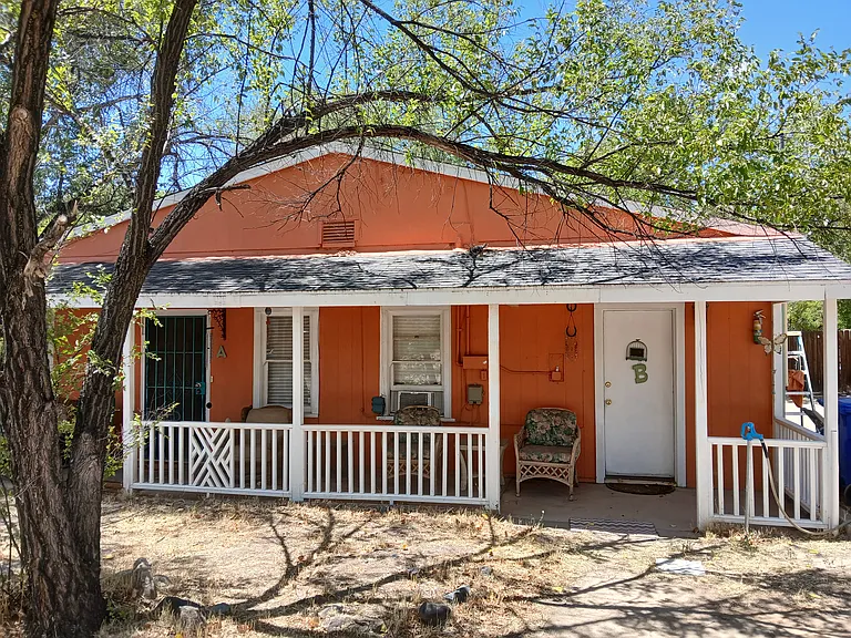 558 Dameron Dr #B — Photo 1