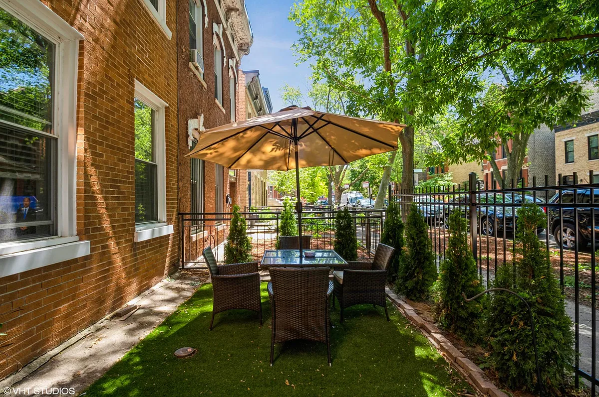 Building Photo - 1337 N Wicker Park Ave #1