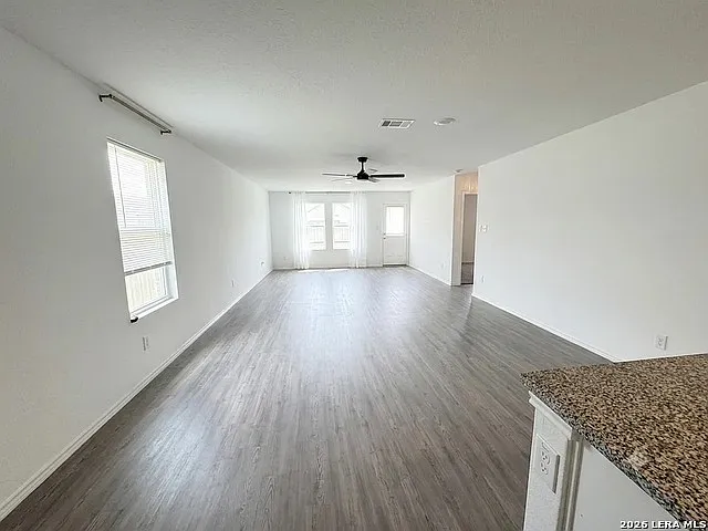 4 bed, 2.0 bath, 1635 sqft, $1,875 — Photo 3