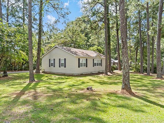 2nd image of 1101 Woodland Dr