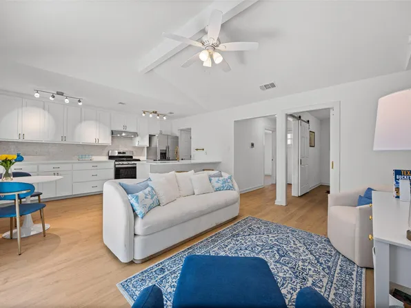 5500 Stuart Cir, Austin, TX 78721