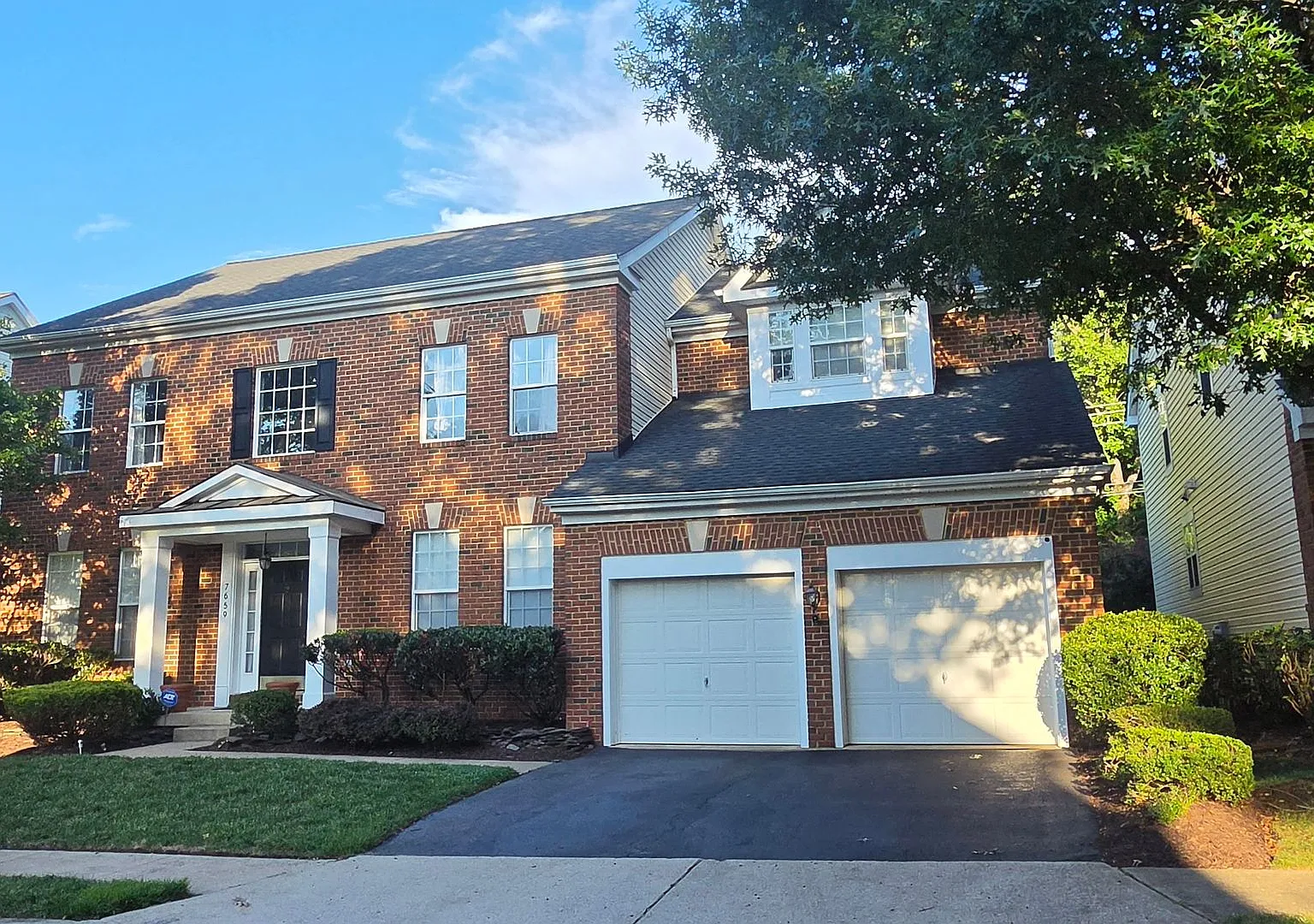 Luxurious Kingstowne Home — Photo 1