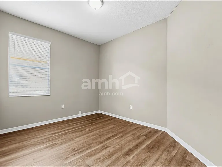 1128 Napolean Way — Photo 14
