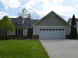 132 Plantation Place Ln, Mount Airy, NC 27030