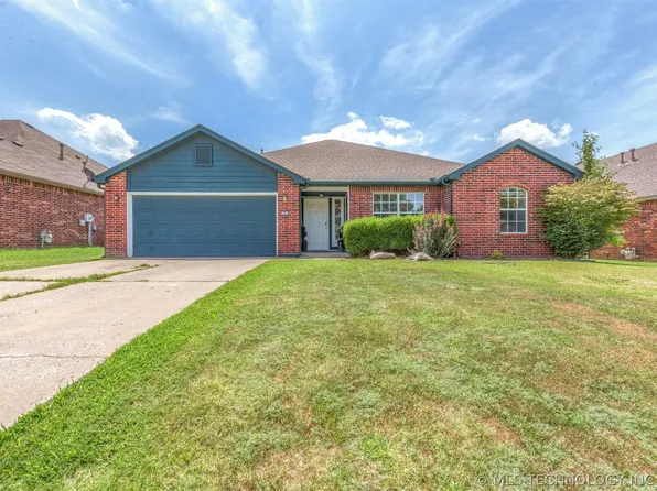 19816 E 46th St S, Broken Arrow, OK 74014