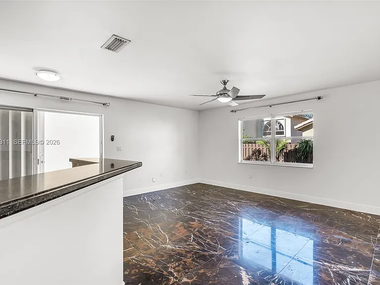 5165 NW 112th Ct — Photo 4