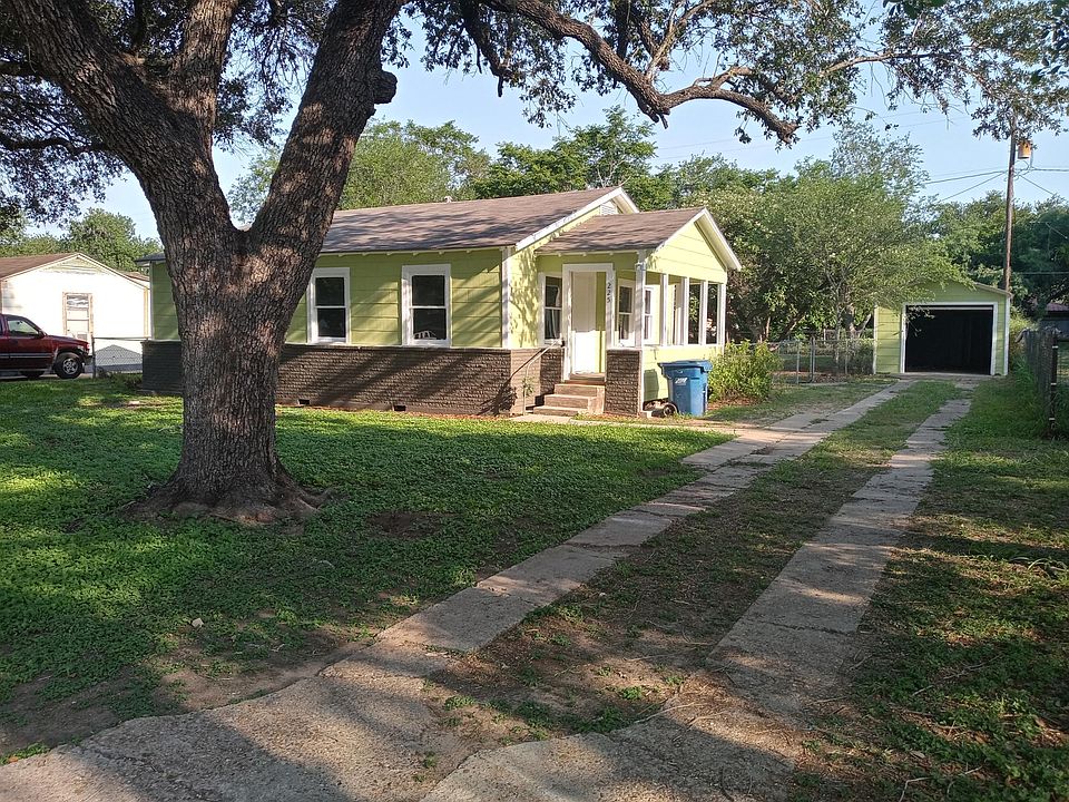 225 SW 3rd St, Premont, TX 78375 Zillow