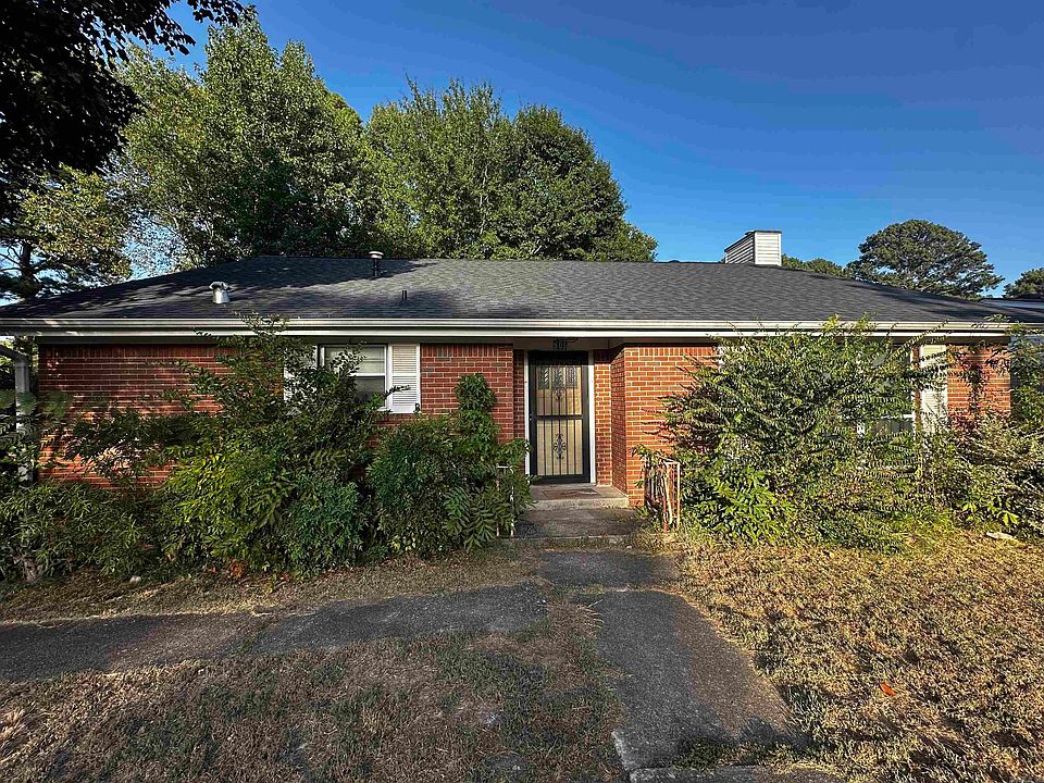 1st image of 805 Newcomb Dr