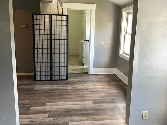 3rd image of 340 Oakhill Ave APT 4