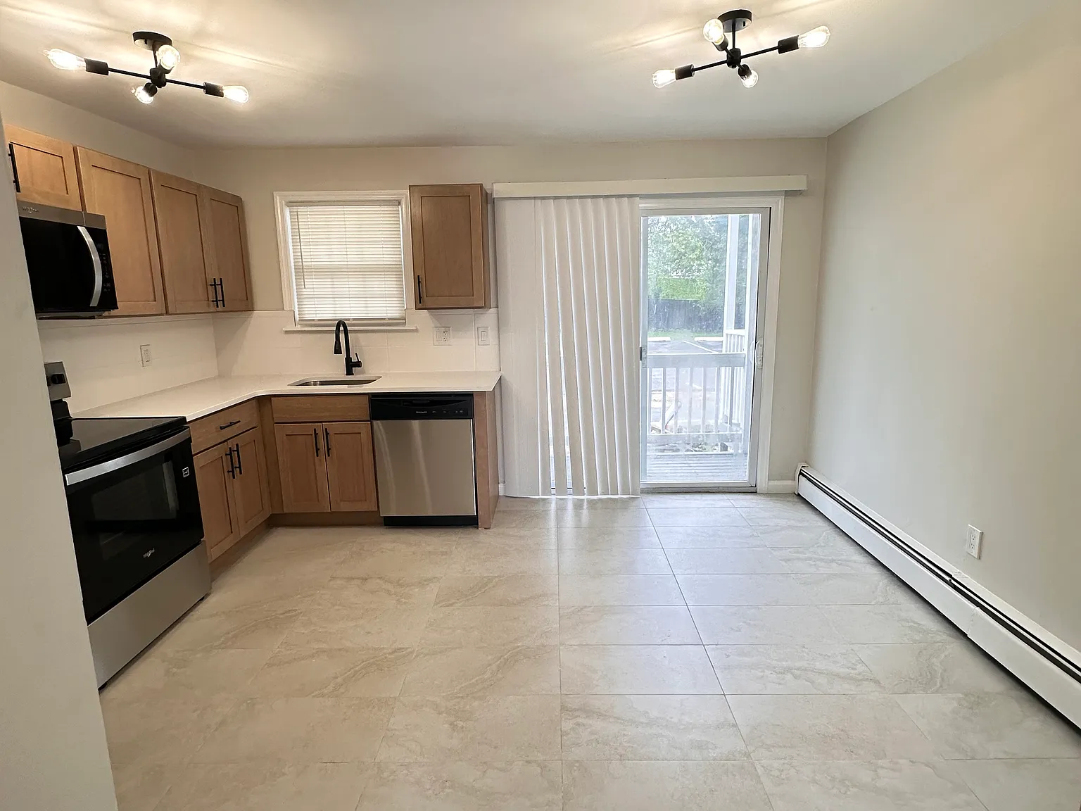 580 Patten Ave — Photo 3