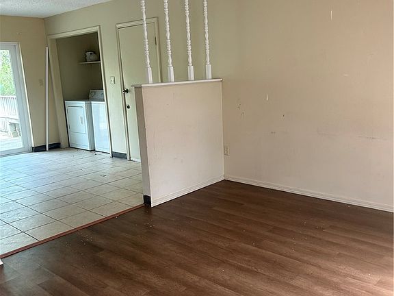 3rd image of 405 E M St