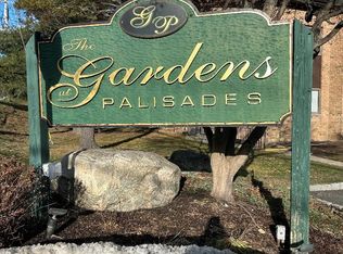 3 Charles Ln APT 1E, Pomona, NY 10970