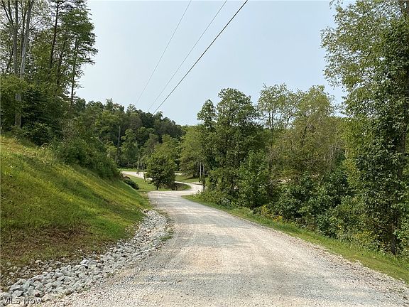 5th image of Nelson Hill Dr