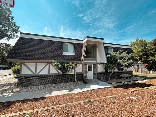 5100 W 8th Ave Photo 1