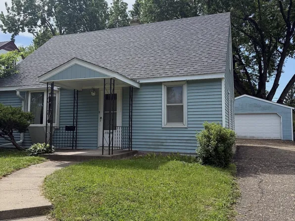 1232 Skillman Ave W, Roseville, MN 55113