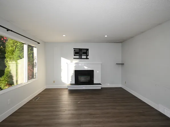 282 Clark Cres #A, Prince George, BC V2M 4W5