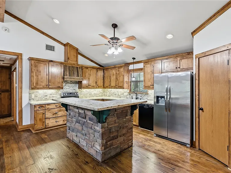 6824 S FM 2038 — Photo 16