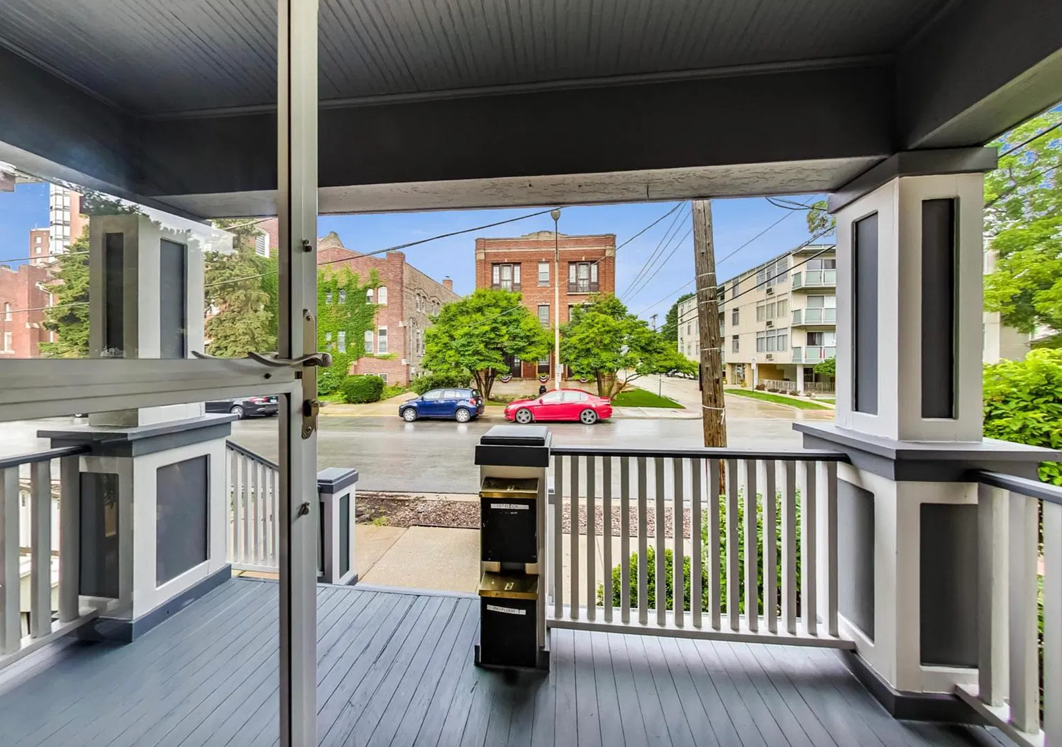 2 bed, 1200 sqft, $2,400 — Photo 4