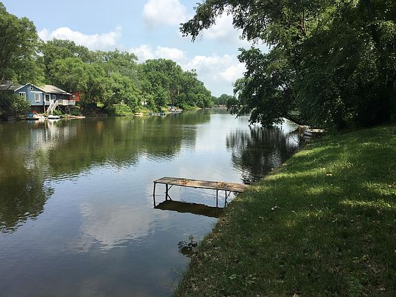 2nd image of 720 Boulevard St Lot 40