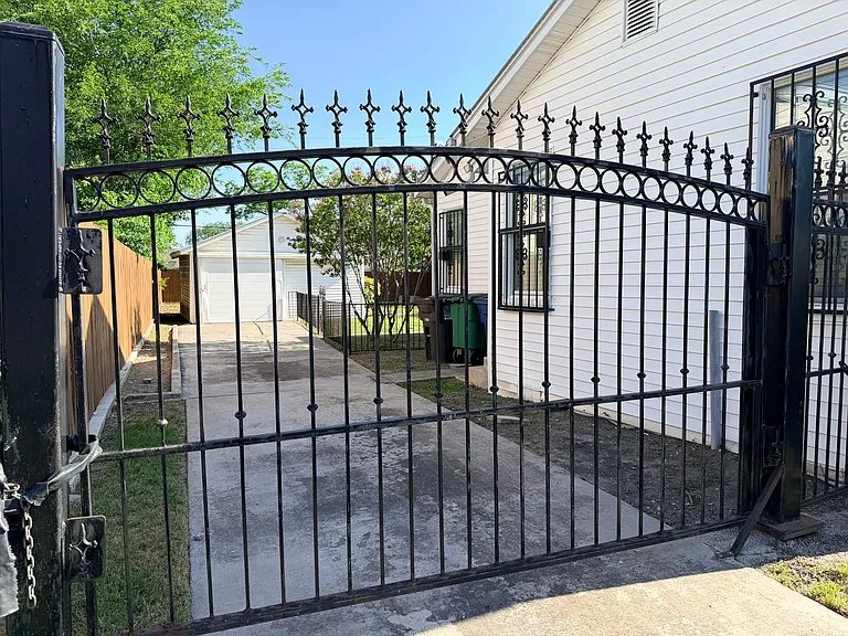 1214 Donaldson Ave — Photo 8