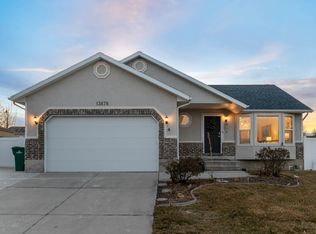 13878 S Shaggy Peak Dr, Riverton, UT 84096