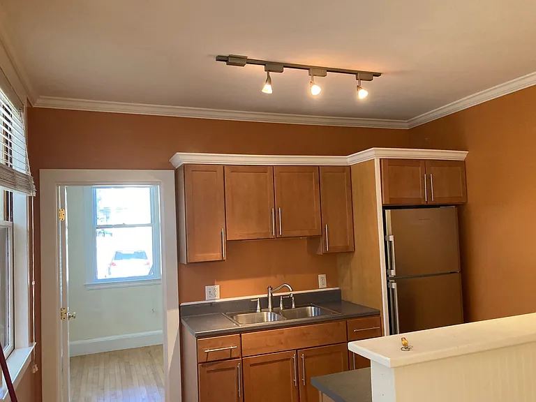 325 Spring St #2 — Photo 8