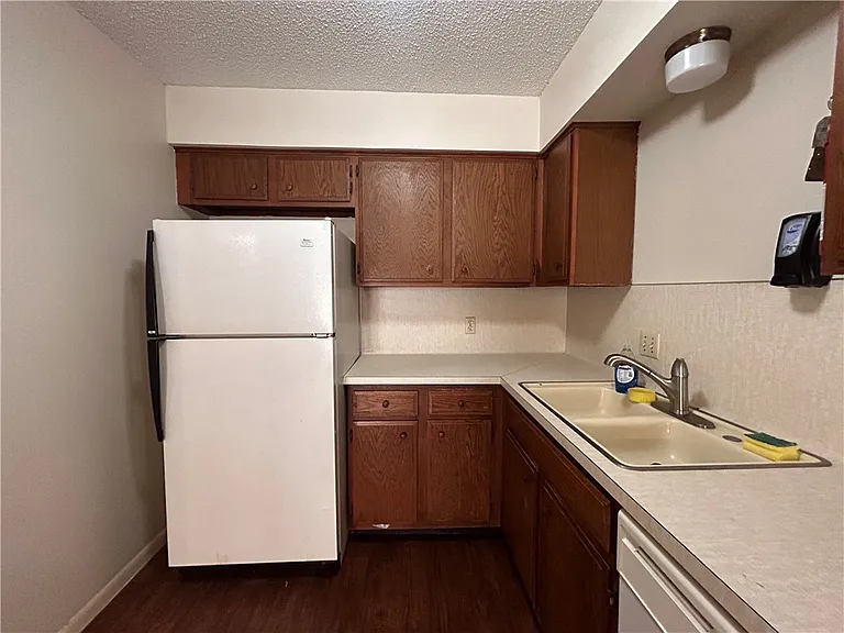 4217 Acushnet Dr #D — Photo 11