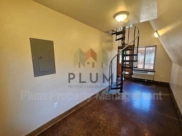 213 Sommers St #1-A — Photo 11
