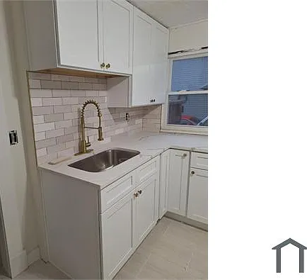 905 W 9th St — Photo 5