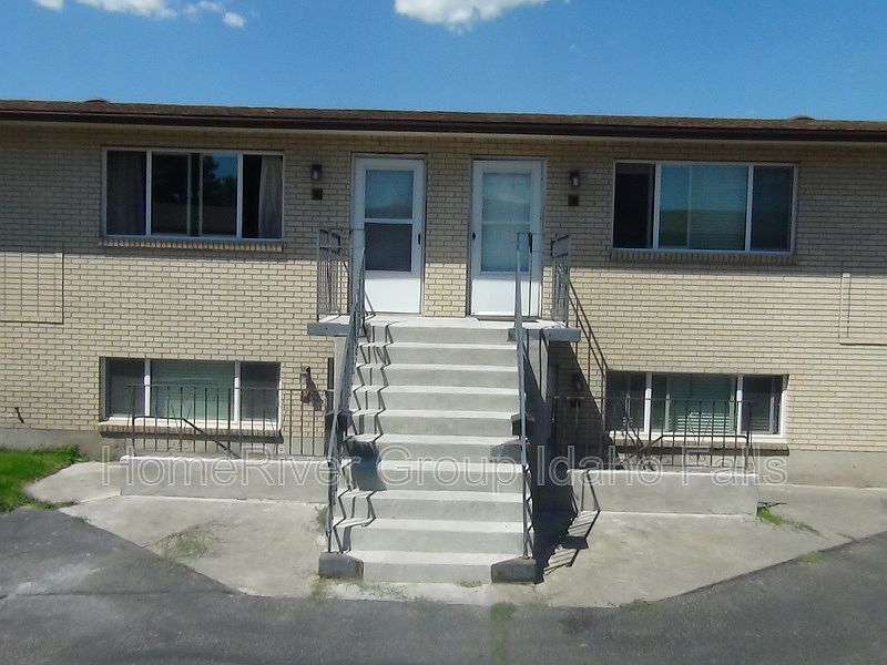 1st image of 640 Hansen Ave APT 4